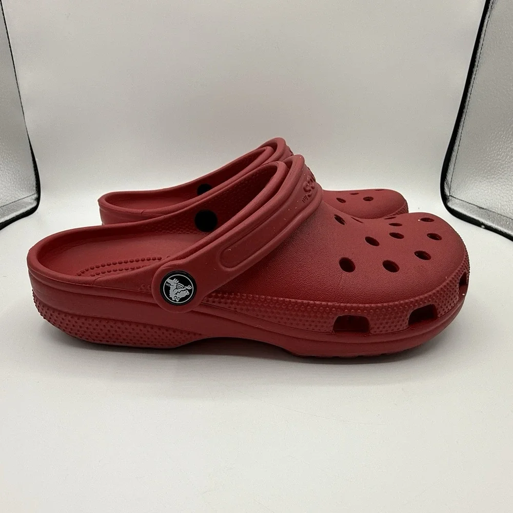 Crocs Classic Clogs Varsity Red Men's 7 / Women's 9 Excellent Condition
